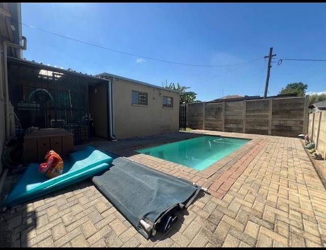 3 BEDROOM FREEHOLD FOR SALE IN ALBERTON NORTH